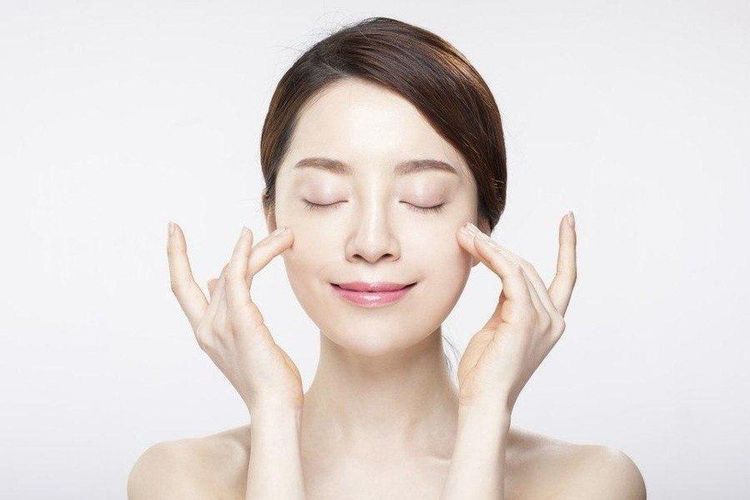 Tẩy da chết có tác dụng gì và bạn nên bắt đầu thế nào?