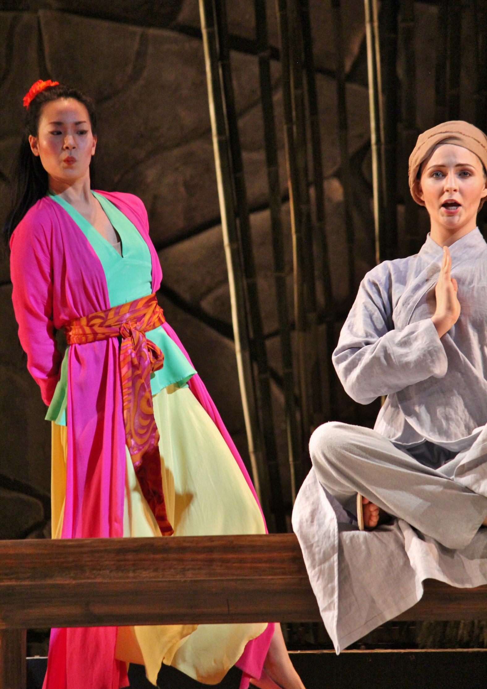 Thị Mầu (Angela Yoon) - Thị Kính (Veronica Jensen). Photo: Anvi Hoàng.