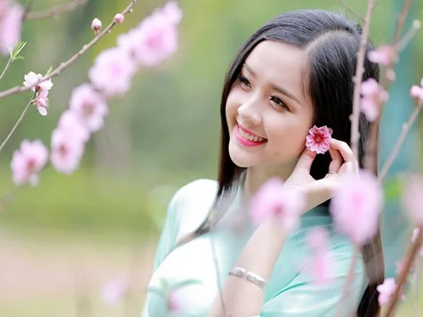 25-bai-tho-ve-nu-cuoi-hay-nhat-chua-dung-nhieu-cam-xuc-3-voh