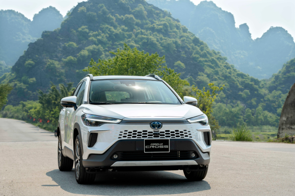 Mức tiêu hao nhiên liệu Toyota Corolla Cross là bao nhiêu? Có thực sự tiết kiệm?
