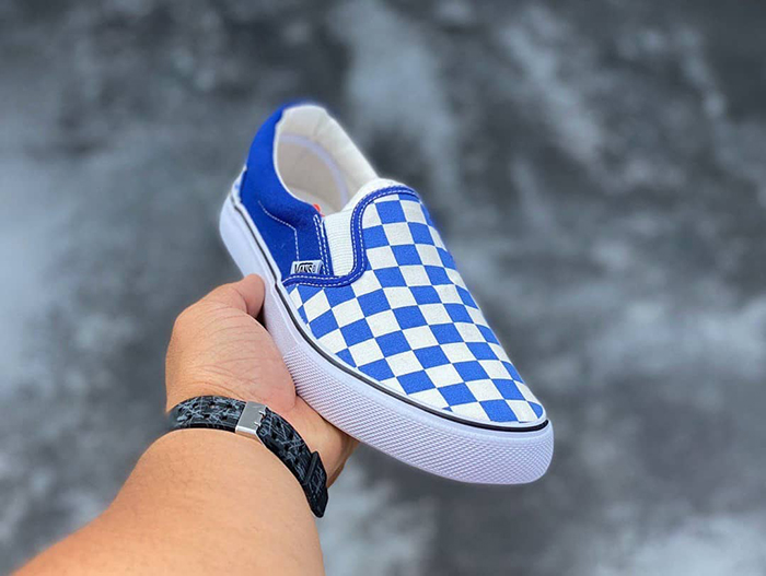 Cá tính hơn với những đôi giày Vans xanh dương