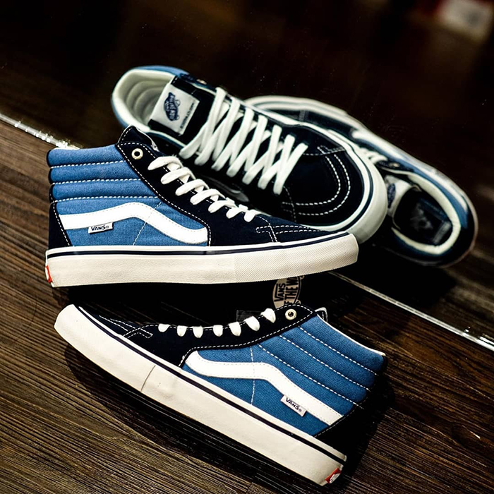 Cá tính hơn với những đôi giày Vans xanh dương
