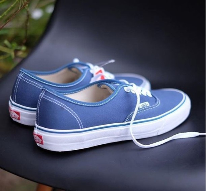 Cá tính hơn với những đôi giày Vans xanh dương