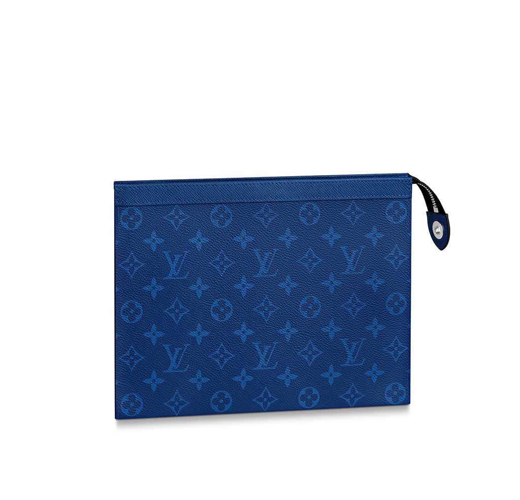 Clutch Louis Vuitton Pochette Voyage MM K45 màu xanh Like Au CLV19