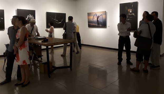 Tuan trien lam anh nude: