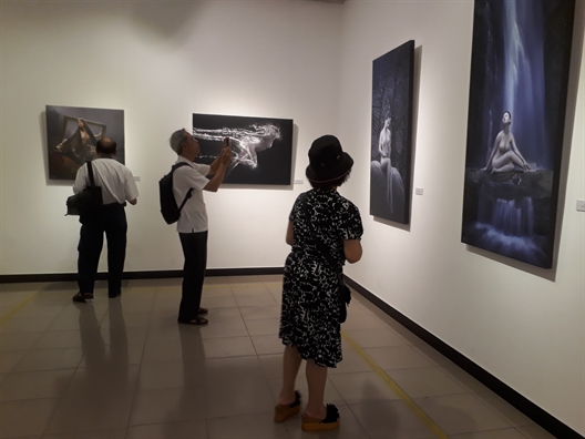 Tuan trien lam anh nude: